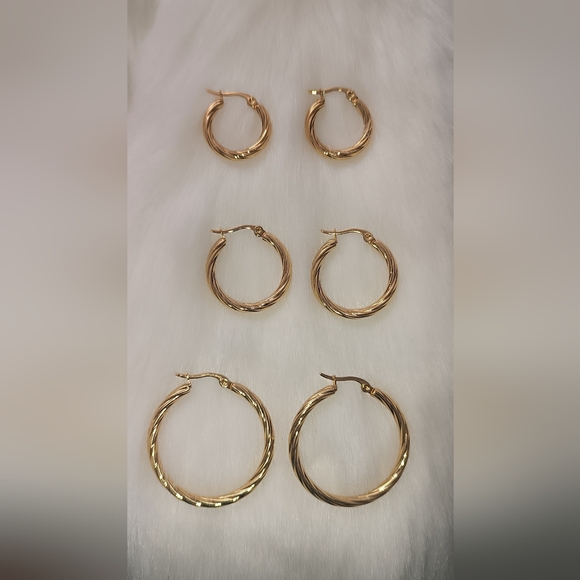 Classic Gold plated Earing - Picture 7 of 9